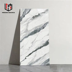 מרפסת אריחים מלוטשים מזוגגים יוקרתיים מרפסת קומת קרקע