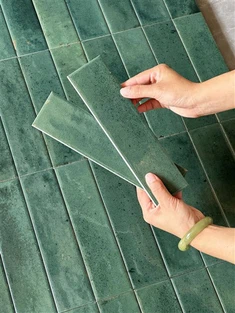 אריחי קיר עם חיקוי דפוסים מפוארים אנכית